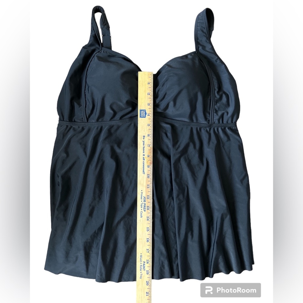 NWT Aqua Eve 20W Black Tankini Swimsuit
Tunic top Adjustable straps bathing suit